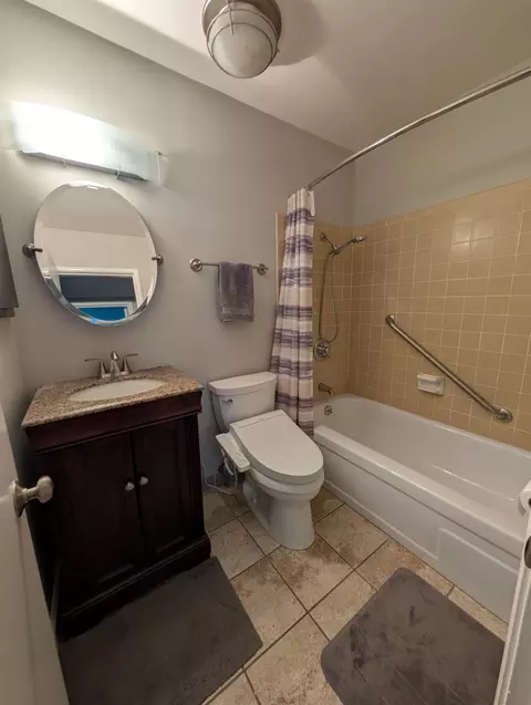 Bath - 2334 Via Camino Ave, Carmichael, CA 95608 photo 4 of 4
