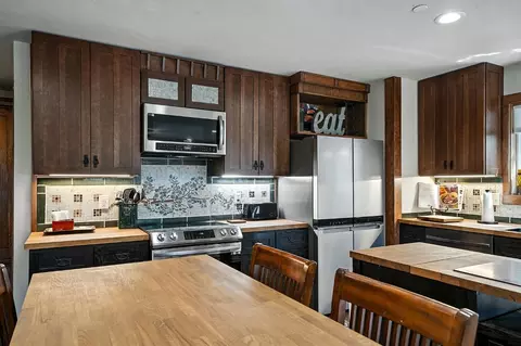 Kitchen - 30 Bryson Dr, Sutter Creek, CA 95685 photo 4 of 7