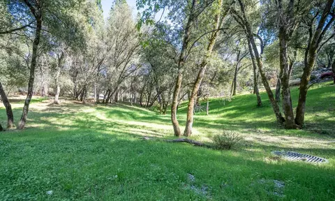 1621 Coyote Dr, Murphys, CA 95247