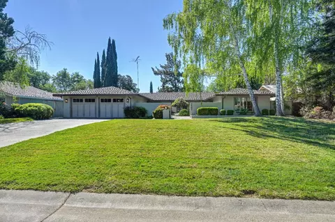 Exterior - 44031 S El Macero Dr, El Macero, CA 95618 photo 1 of 7