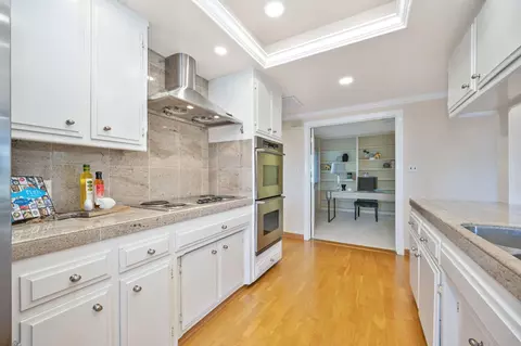 Kitchen - 44031 S El Macero Dr, El Macero, CA 95618 photo 2 of 5