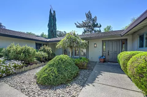 Exterior - 44031 S El Macero Dr, El Macero, CA 95618 photo 3 of 7