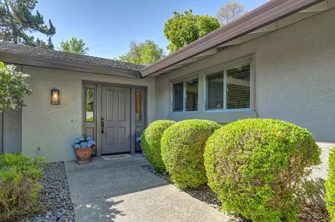 Exterior - 44031 S El Macero Dr, El Macero, CA 95618 photo 4 of 7