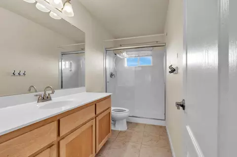 Bath - 17780 Redberry Ln, Jackson, CA 95642 photo 2 of 3