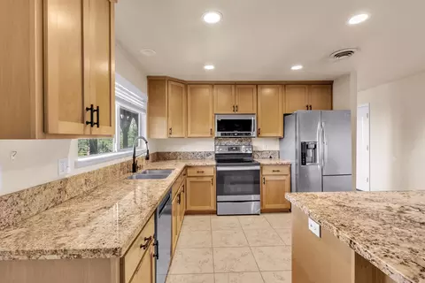 Kitchen - 17780 Redberry Ln, Jackson, CA 95642 photo 2 of 4