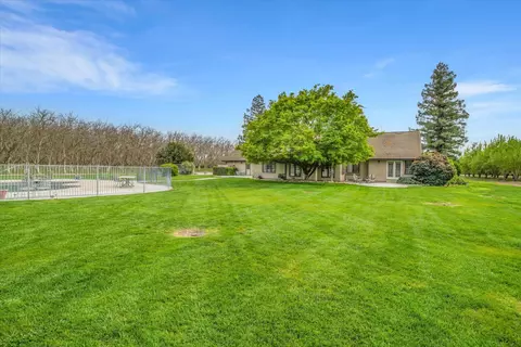 Exterior - 17230 E Franscella Ln, Ripon, CA 95366 photo 11 of 16