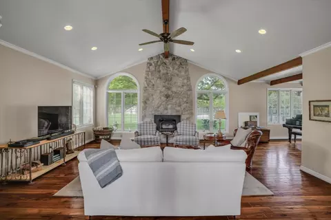 Living - 17230 E Franscella Ln, Ripon, CA 95366 photo 1 of 3