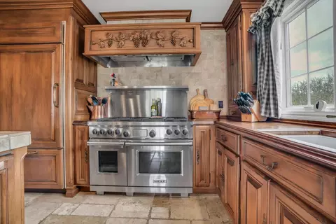 Kitchen - 17230 E Franscella Ln, Ripon, CA 95366 photo 4 of 6