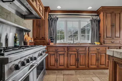 Kitchen - 17230 E Franscella Ln, Ripon, CA 95366 photo 5 of 6