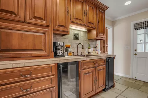 Kitchen - 17230 E Franscella Ln, Ripon, CA 95366 photo 6 of 6