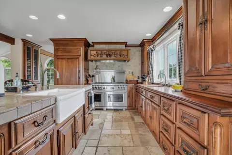 Kitchen - 17230 E Franscella Ln, Ripon, CA 95366 photo 2 of 6