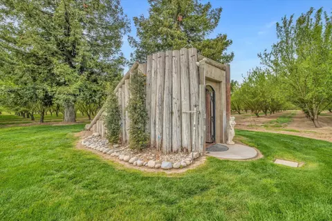 Exterior - 17230 E Franscella Ln, Ripon, CA 95366 photo 10 of 16
