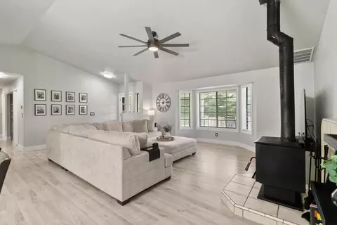 Living - 2767 Shilo Dr, Placerville, CA 95667 photo 2 of 2