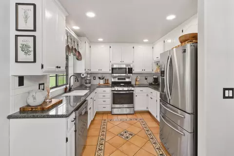 Kitchen - 2767 Shilo Dr, Placerville, CA 95667 photo 3 of 6