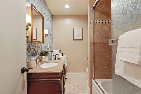 Bath - 916 6th St, Ripon, CA 95366 photo 1 of 4