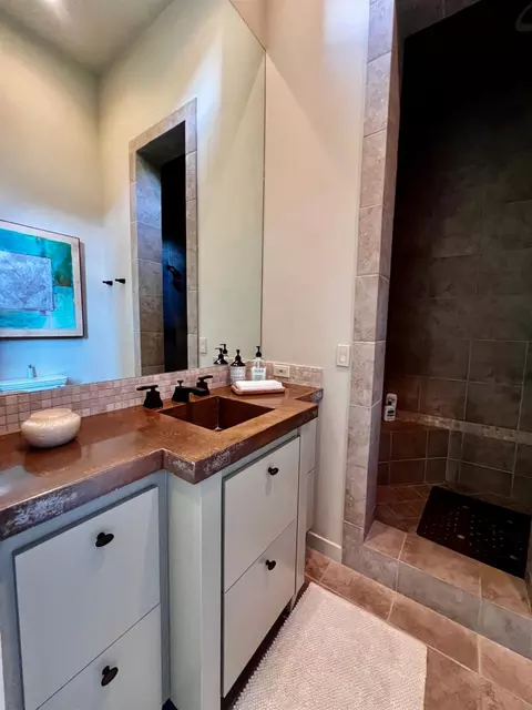 Bath - 7443 River Nine Dr, Modesto, CA 95356 photo 5 of 6