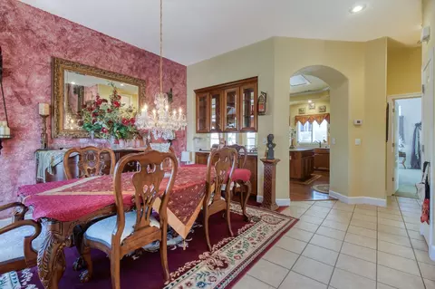Dining - 1712 Newhampton Way, Modesto, CA 95355 photo 1 of 3