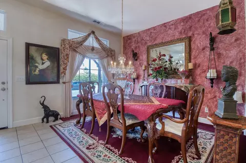 Dining - 1712 Newhampton Way, Modesto, CA 95355 photo 2 of 3