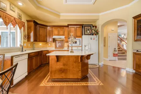 Kitchen - 1712 Newhampton Way, Modesto, CA 95355 photo 2 of 2