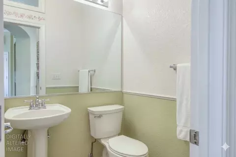 Bath - 1712 Newhampton Way, Modesto, CA 95355 photo 2 of 4