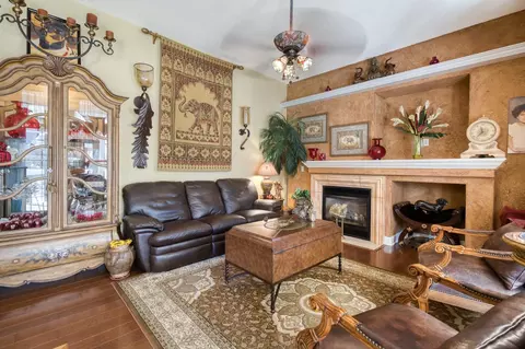 Living - 1712 Newhampton Way, Modesto, CA 95355 photo 2 of 3