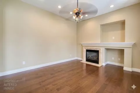 Living - 1712 Newhampton Way, Modesto, CA 95355 photo 2 of 5