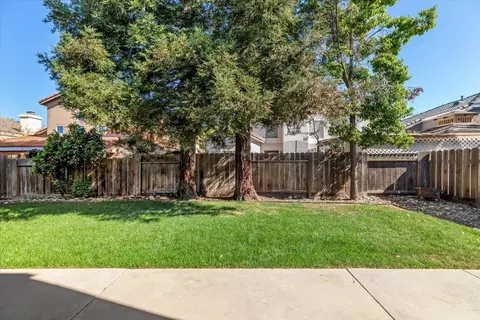 Exterior - 3805 Ellenboro Ave, Modesto, CA 95357 photo 5 of 10