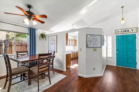 Entry Way - 3805 Ellenboro Ave, Modesto, CA 95357 photo 3 of 5