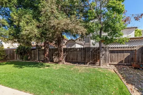 Exterior - 3805 Ellenboro Ave, Modesto, CA 95357 photo 6 of 10