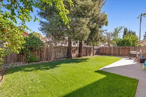 Exterior - 3805 Ellenboro Ave, Modesto, CA 95357 photo 9 of 10
