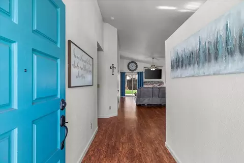 Entry Way - 3805 Ellenboro Ave, Modesto, CA 95357 photo 2 of 5