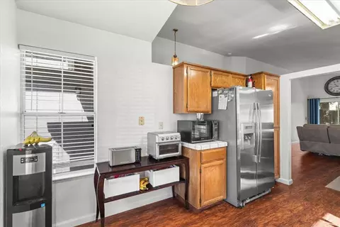 Kitchen - 3805 Ellenboro Ave, Modesto, CA 95357 photo 4 of 5