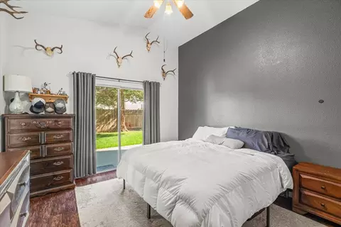 Bedroom - 3805 Ellenboro Ave, Modesto, CA 95357 photo 3 of 5