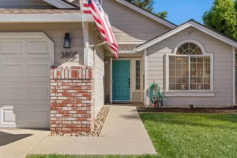 Exterior - 3805 Ellenboro Ave, Modesto, CA 95357 photo 4 of 10