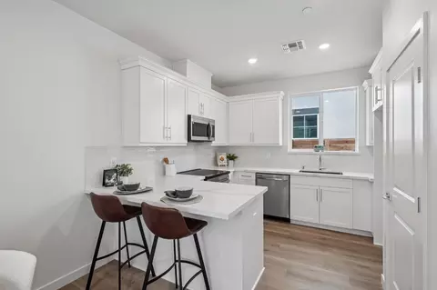 6441 Ventris Walk, Sacramento, CA 95823