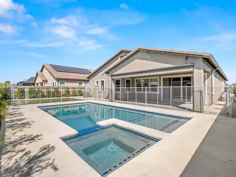 Exterior - 1734 N Park Ave, Clovis, CA 93619 photo 6 of 11