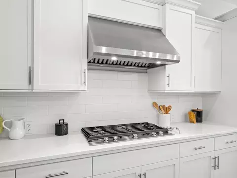 Kitchen - 1734 N Park Ave, Clovis, CA 93619 photo 3 of 5