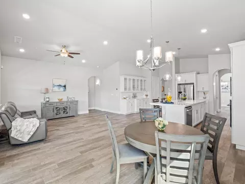 Dining - 1734 N Park Ave, Clovis, CA 93619 photo 3 of 3