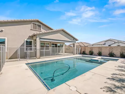 Exterior - 1734 N Park Ave, Clovis, CA 93619 photo 7 of 11