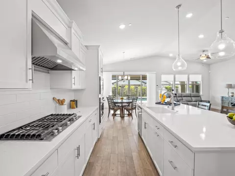 Kitchen - 1734 N Park Ave, Clovis, CA 93619 photo 4 of 5