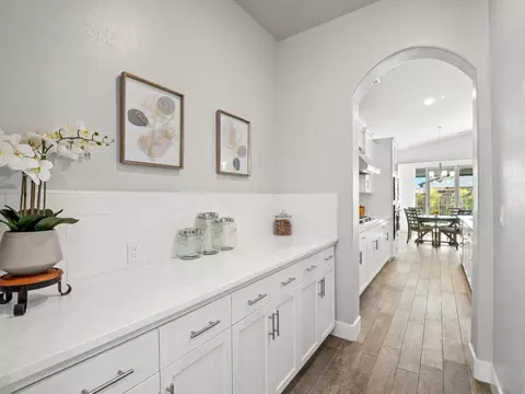 Entry Way - 1734 N Park Ave, Clovis, CA 93619 photo 4 of 11