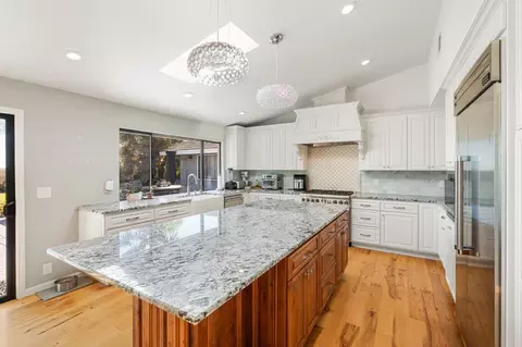 Kitchen - 27033 El Macero Dr, El Macero, CA 95618 photo 2 of 3