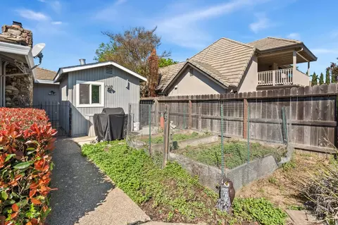Exterior - 27033 El Macero Dr, El Macero, CA 95618 photo 9 of 10