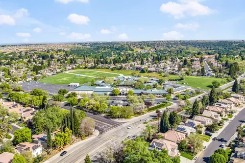View/Area - 5820 Devon Dr, Rocklin, CA 95765 photo 6 of 8