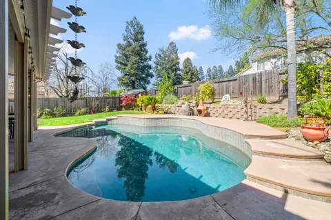Exterior - 5820 Devon Dr, Rocklin, CA 95765 photo 8 of 10