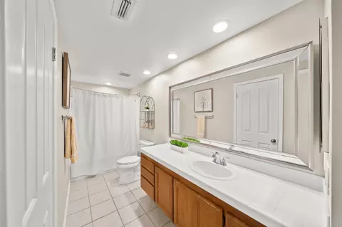 Bath - 5820 Devon Dr, Rocklin, CA 95765 photo 1 of 7