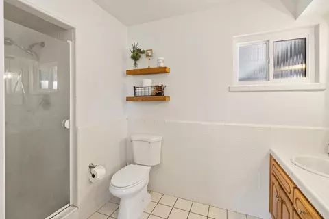 Bath - 2032 Mission Ave, Carmichael, CA 95608 photo 2 of 4