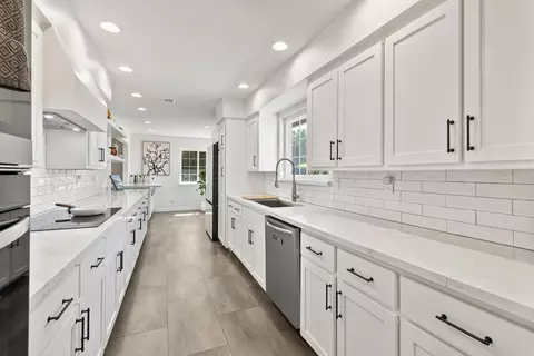 Kitchen - 2032 Mission Ave, Carmichael, CA 95608 photo 6 of 6