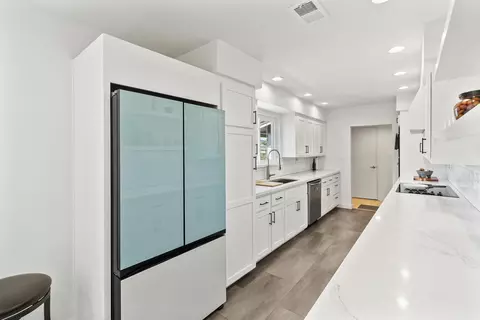 Kitchen - 2032 Mission Ave, Carmichael, CA 95608 photo 2 of 6