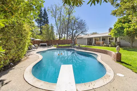 Exterior - 2032 Mission Ave, Carmichael, CA 95608 photo 10 of 16